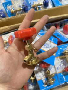 Van Gas Lon R134 Đỏ