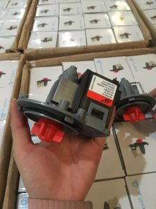 Bơm Xả Thoát Nước Máy Giặt Loại Chân Bắt Vít