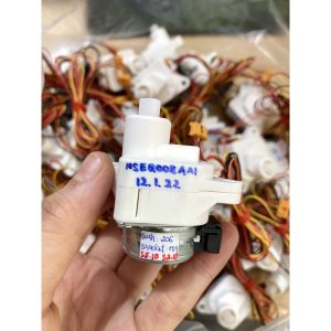 Motor đảo gió máy lạnh nội địa